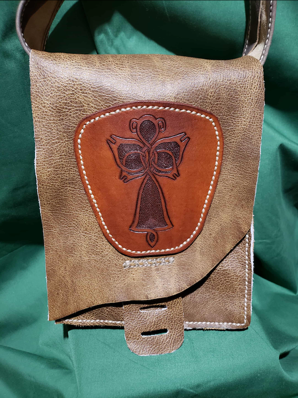 S2-Teen-LeiaM12-BttnTng