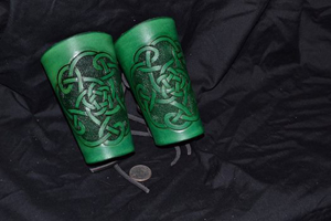 K10, medium-bracer, green